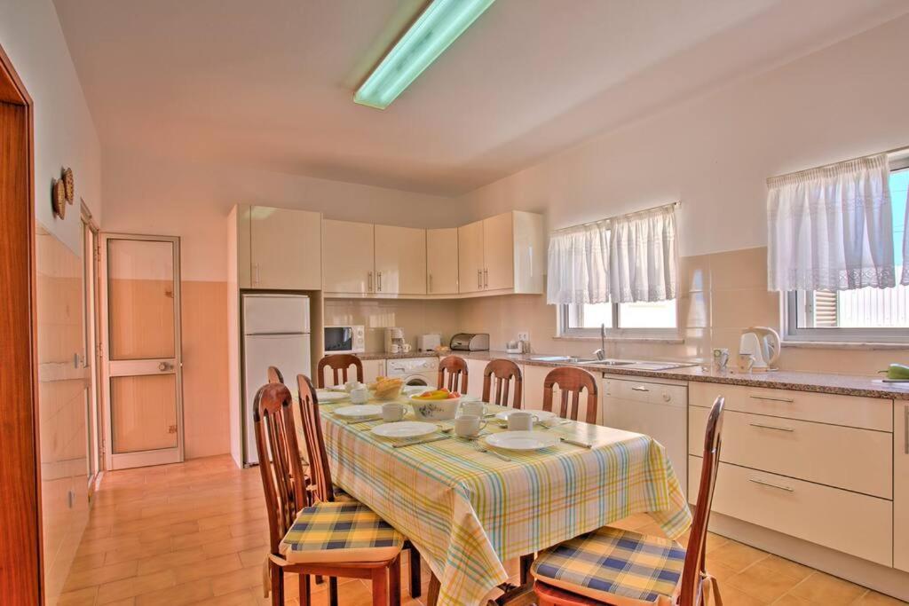 Villa Guita Family House อัลบูเฟรา ภายนอก รูปภาพ